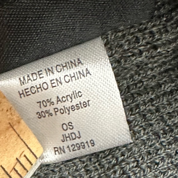 Reaction Kenneth Cole Men’s Gift Set Winter Scarf Cuffed Beanie Hat Charcoal NWT - Picture 13 of 16